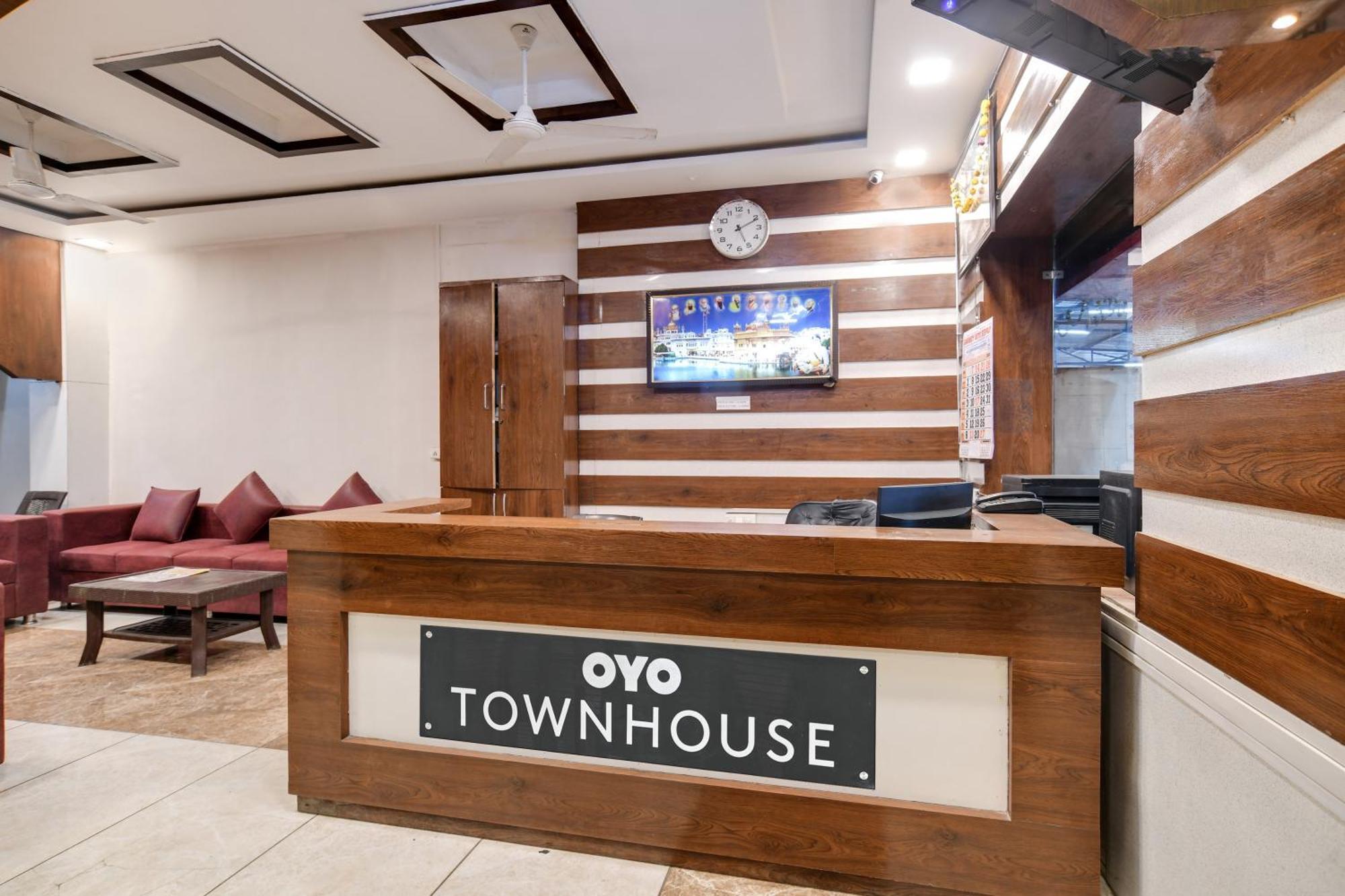Townhouse Prime Stay Indaur Kültér fotó